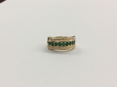 Lot 701 - 9ct gold green cabochon ring