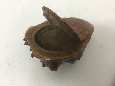 Lot 37 - Rare 19th century Scottish burr walnut snuff box