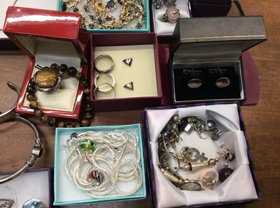 Lot 656 - Quantity of silver jewellery and costume jewellery