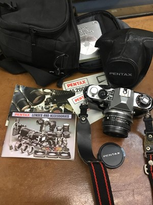 Lot 145 - Quantity of cameras, lens and accessories