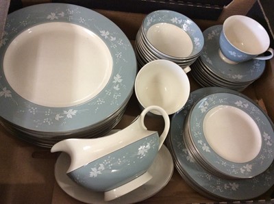 Lot 405 - Royal Doulton Reflection tea and dinner service