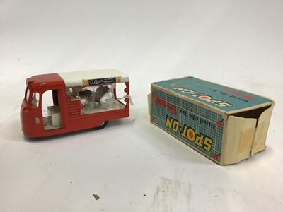 Lot 1404 - Triangle Spot On JD Milk Float in box with accessories.