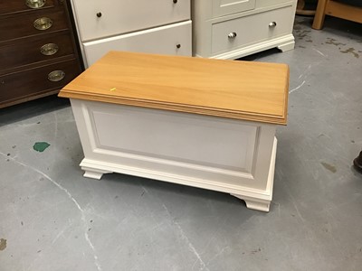 Lot 889 - Contemporary white painted blanket box with hinged light oak top, purchased from Hatfields, Colchester at a cost of £415.00, 92cm x 48cm x 51cm