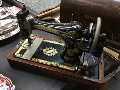 Lot 126 - Singer sewing machine