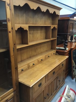 Lot 916 - Two height dresser