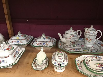 Lot 526 - Extensive Quantity of Copeland Spode Chinese Rose pattern tea and dinnerwares