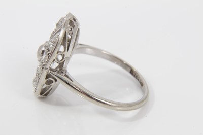 Lot 59 - Art Deco diamond cluster ring