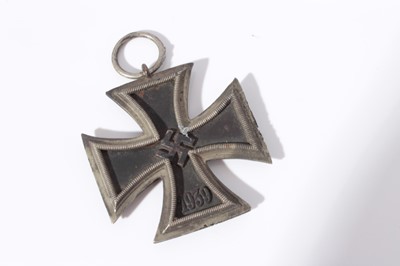 Lot 249 - First World War memorial (Death) plaque named to Edward Thomas Peters, together with a Second World War Iron Cross (2nd class) and other military badges