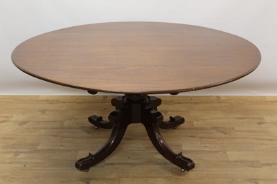 Lot 603 - Large circular mahogany dining table