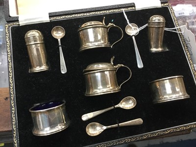 Lot 735 - Silver cruet set, cased