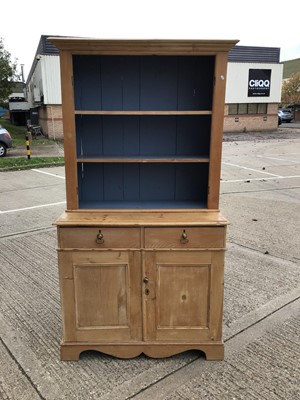 Lot 974 - Antique pine two height dresser