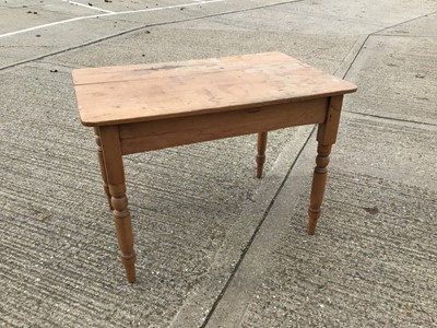 Lot 1010 - Victorian Pine kitchen table