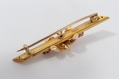 Lot 192 - Edwardian 15ct gold and ruby bar brooch