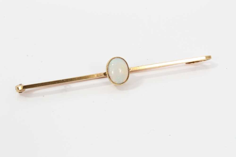 Lot 195 - Edwardian opal single stone bar brooch