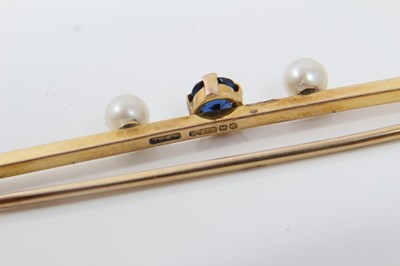 Lot 198 - Victorian 9ct gold Etruscan revival circular target brooch and a 9ct gold sapphire and pearl bar brooch