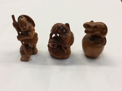 Lot 468 - Three Japanese carved boxwood netsukes