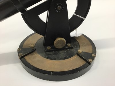 Lot 1852 - Theodolite and microscope