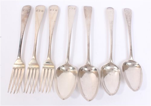 Lot 492 - Selection of Georgian silver Old English...