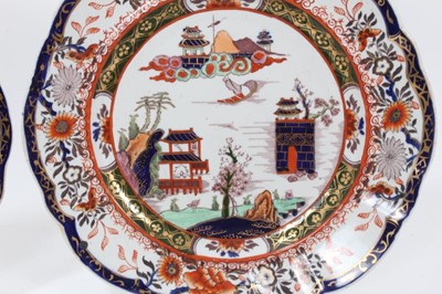 Lot 71 - An unusual pair of Masons Ironstone shell shaped dishes, and a similar pair of plates