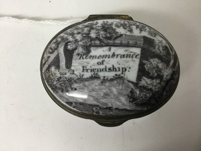 Lot 21 - A South Staffordshire enamel patch box 'A Remembrance of Friendship' circa 1810-20