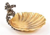 Lot 526 - Unusual contemporary silver gilt dish in the...