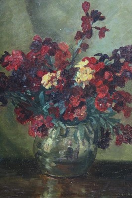 Lot 255 - William Arthur Chase (1878-1944) oil on board - Still life of flowers