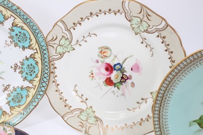 Lot 127 - Good collection of eighteen 19th century English porcelain plates and dishes