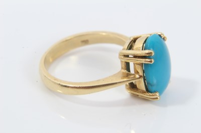 Lot 258 - 18ct gold turquoise blue cabochon dress ring