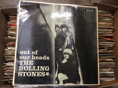 Lot 485 - LP's- Rolling Stones, Out of our heads- LK4733 together with two boxes of single records etc.