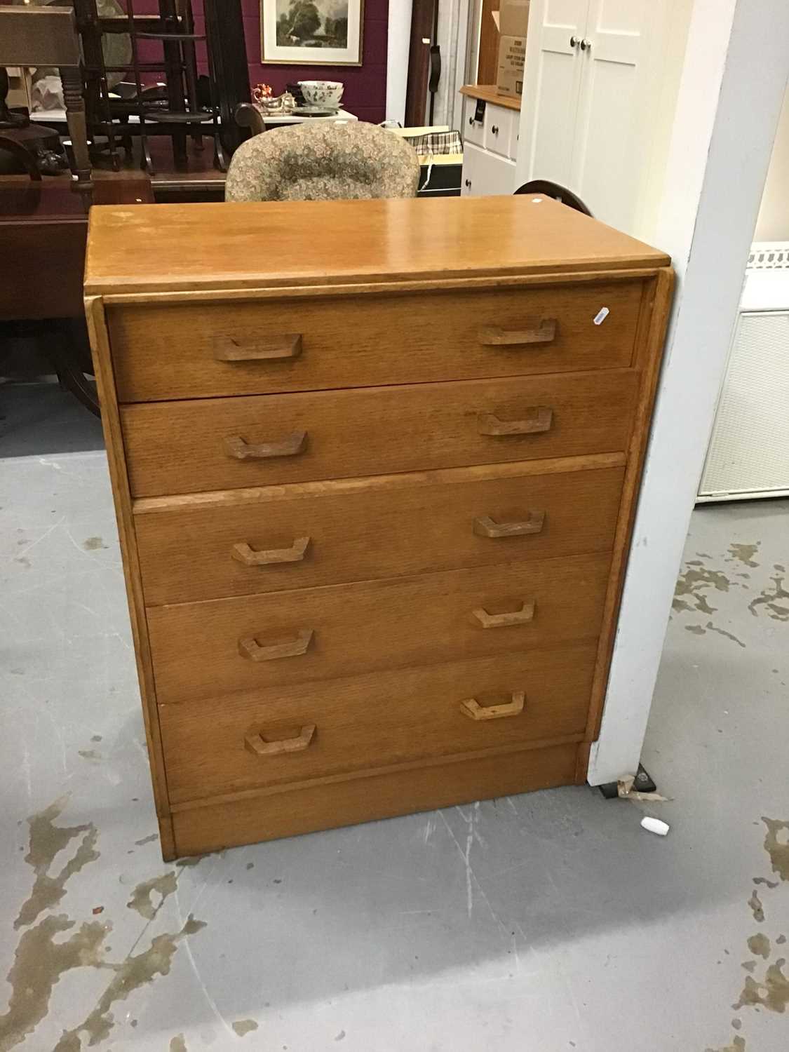 Lot 864 - Oak chest of five drawers