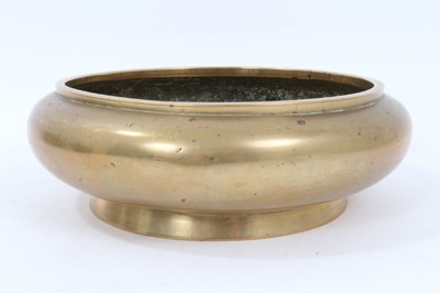 Lot 167 - 19th/20th century Chinese bronze censer with six-character Xuande mark to base