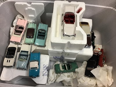 Lot 1569 - Franklin mint cars of the fifties collection models together with display stand