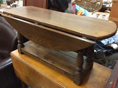 Lot 971 - Solid oak dropleaf coffee table