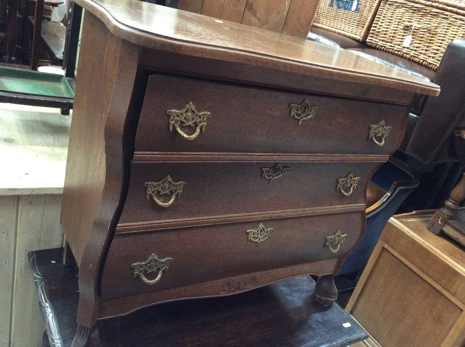 Lot 997 - Oak chest of three drawers