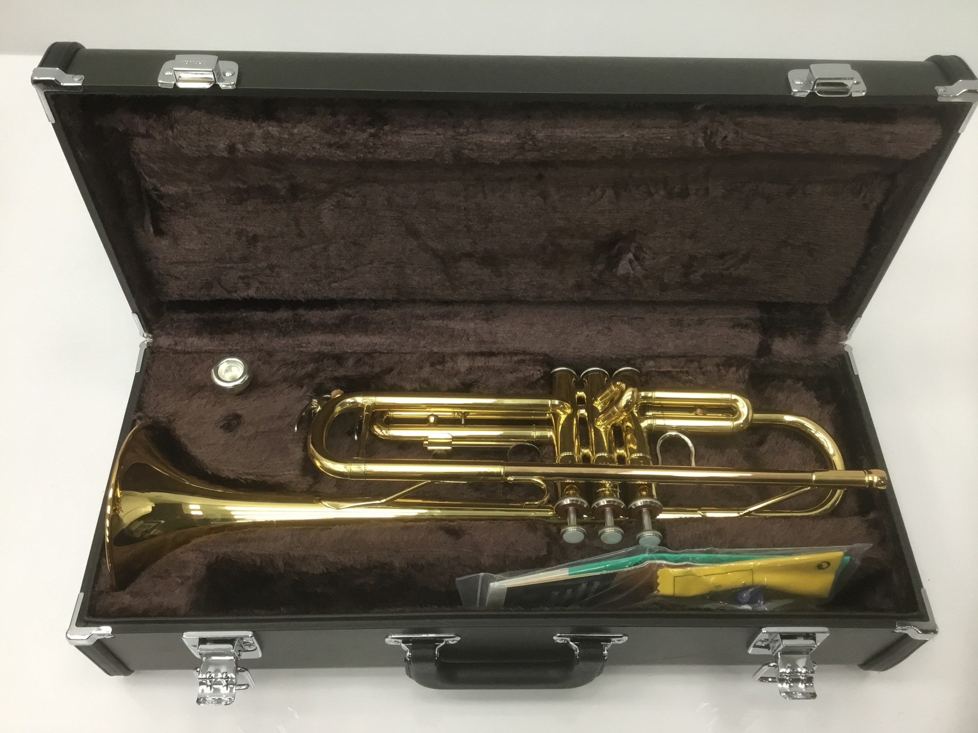 Lot 22 Yamaha trumpet, cased