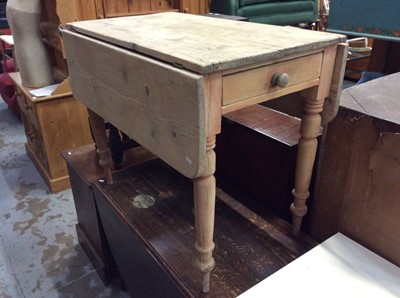 Lot 1022 - Victorian pine drop lead table with end draw