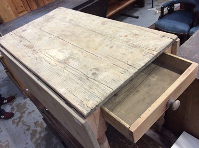 Lot 1022 - Victorian pine drop lead table with end draw