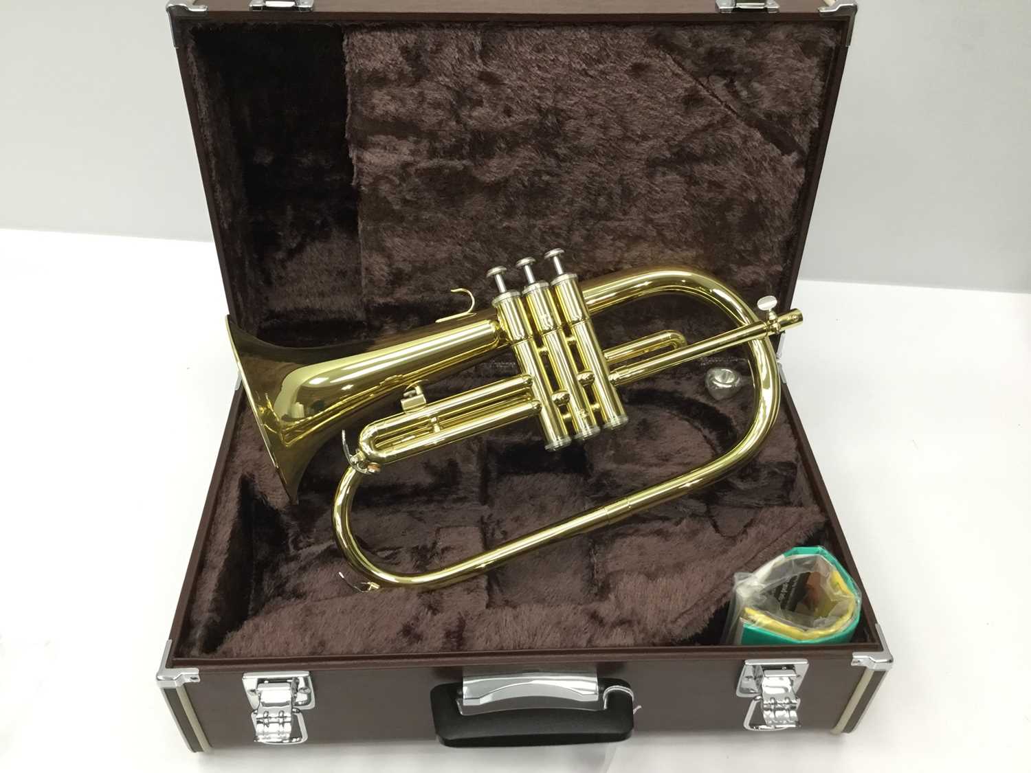 Lot 96 - Yamaha flugelhorn, model 2310, serial number 20530, with 11F4 mouthpiece, cased, with maintenance kit, condition as new