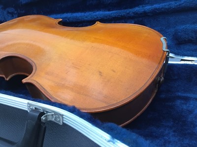 Lot 104 - Modern student full size viola - The Stentor student viola, fitted hard case, excellent condition