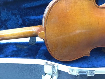 Lot 104 - Modern student full size viola - The Stentor student viola, fitted hard case, excellent condition