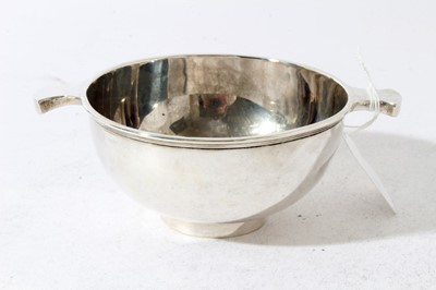 Lot 128 - George V silver quaich of conventional form (Sheffield 1923), maker Walker & Hall , 5oz, 15.4cm in diameter
