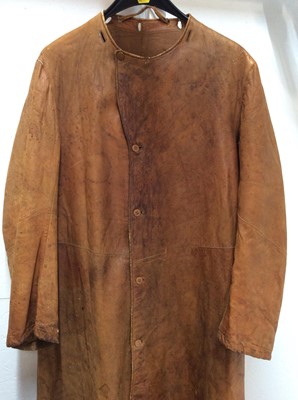 Lot 1216 - Edwardian tan leather three quarter length motoring coat