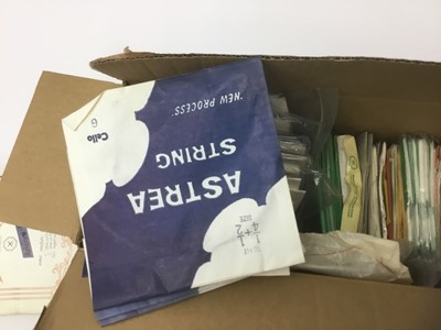 Lot 164 - Large collection of violin and cello strings