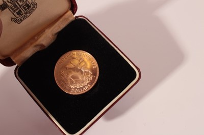Lot 422 - Bahamas - Gold fifty Dollar coin commemorative indepence 1973 (N.B. 12ct gold, weight 15.7gms) A. UNC (1 coin)