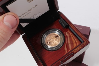 Lot 460 - G.B. - Royal Mint gold proof sovereign Elizabeth II 2020 in case of issue with Certificate of Authenticity (1 coin)