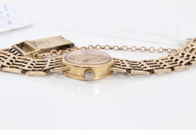 Lot 133 - Lady's 9ct gold Rotary quartz wristwatch on 9ct gold bracelet