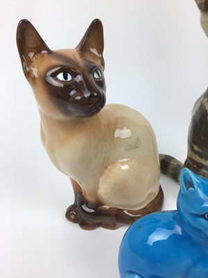 Lot 193 - Eight model cats including Royal Doulton, Sylvac and Winstanley