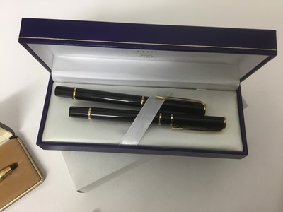 Lot 6 - Collection of pens and silver propelling pencils
