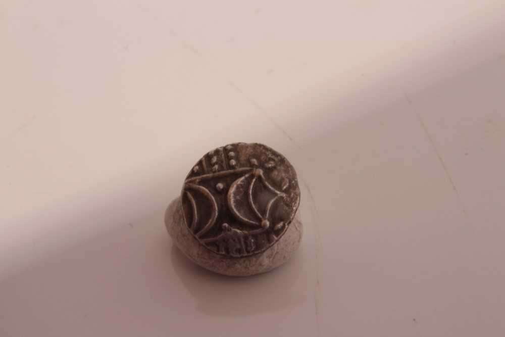 Lot 547 - Celtic - silver unit Iceni 'Antedios' D-bar type GEF (ref: ABC 1645) (1 coin)