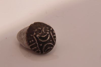 Lot 551 - Celtic - silver unit Saenu type EF (ref: Spink 446) scarce (1 coin)